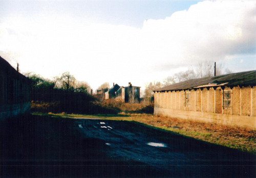 Rehmsdorf 1996, Bis heute erhaltene Baracke des Lagers »Wille«, Lothar Czoßek