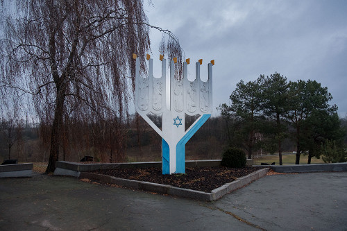 Riwne, 2017, Menorah am Erinnerungsort, Christian Herrmann