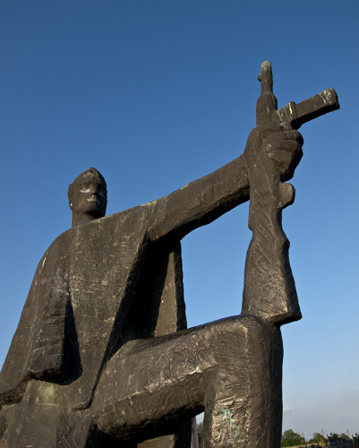 Koprivnica, 2010, Partisanendenkmal auf dem ehemaligen Lagergelände, Jelena Horvat