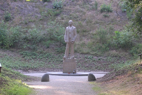 Amersfoort, 2006, Denkmal »Häftling vor einem Erschießungskommando«, Erik de Vries