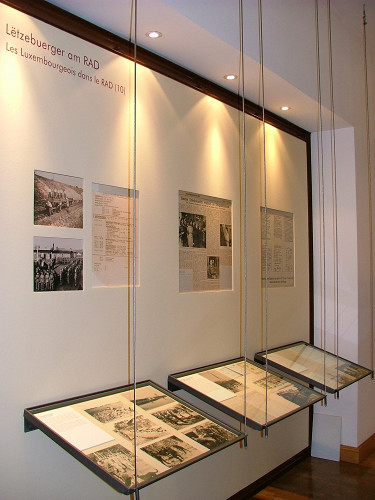 Luxemburg-Hollerich, 2006, Blick in die Ausstellung zur Deportation der Luxemburger  Juden,  Andreas Pflock