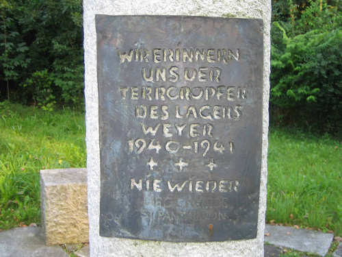 St. Pantaleon, 2008, Gedenktafel auf dem Denkmal, gemeinfrei