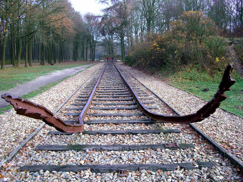 Westerbork, 2006, Nationales Denkmal von 1970 am Ende des Schienenstrangs, Ronnie Golz