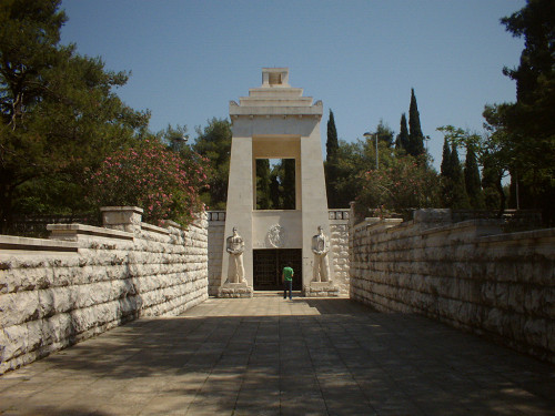 Podgorica, 2009, Partisanendenkmal, Merv Weaver