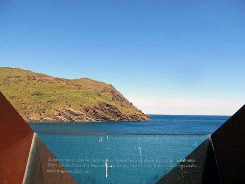 Portbou, 2013, Zitat von Walter Benjamin im Korridor, Awersowy