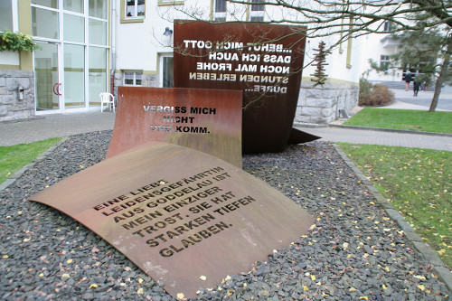 Nassau-Scheuern, 2008, Mahnmal »Damit wir nicht vergessen«, Heime Scheuern