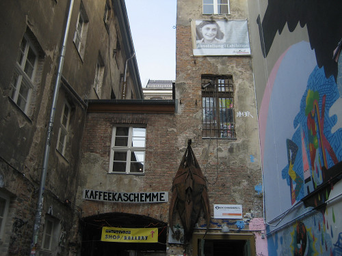 Berlin, 2011, Standort des Anne Frank Zentrums im Hinterhof der Rosenthaler Straße 39, Stiftung Denkmal