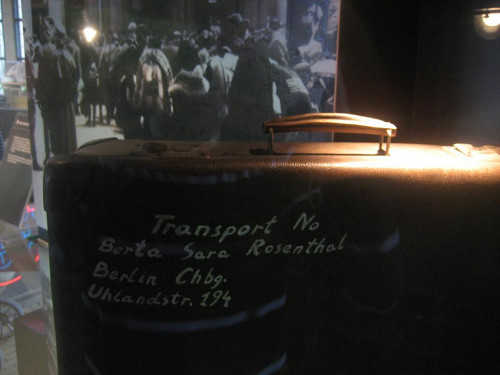 Berlin, 2010, Szene in der Ausstellung, Stiftung Denkmal