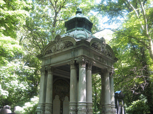 Berlin-Weißensee, 2010, Familiengruft, Stiftung Denkmal
