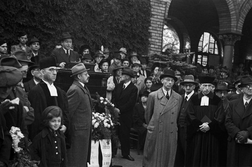 Berlin-Weißensee, Oktober 1945, Gedenkfeier für die jüdischen Opfer des Faschismus, SLUB/Deutsche Fotothek, Abraham Pisarek