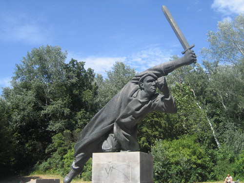Berlin, 2010, Fritz Cremers Skulptur, Stiftung Denkmal