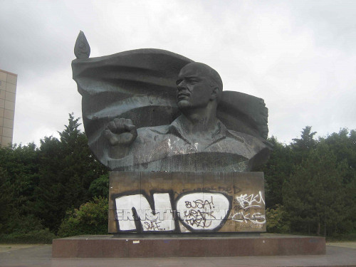 Berlin, 2010, Denkmal für Ernst Thälmann, Stiftung Denkmal