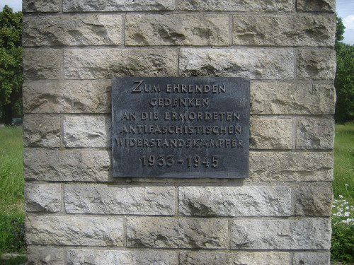 Berlin, 2010, Widmung auf dem Sockel des Denkmals, Stiftung Denkmal