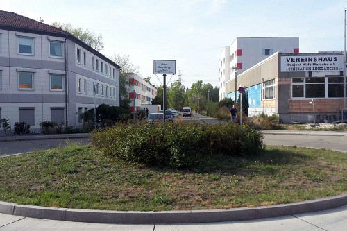 Berlin-Marzahn, 2019, Blick auf den Otto-Rosenberg-Platz, Stiftung Denkmal