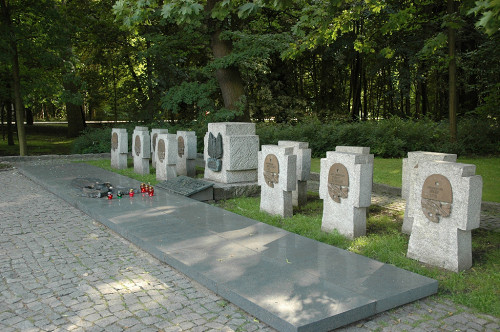 Westerplatte, 2008, Grabsteine polnischer Verteidiger, Don Cameron