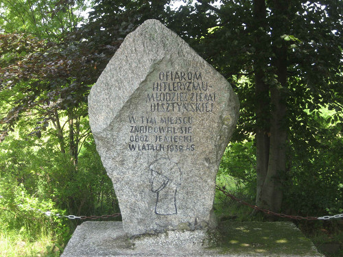 Königsgut, 2010, Gedenkstein am ehemaligen Lagergelände, Stiftung Denkmal
