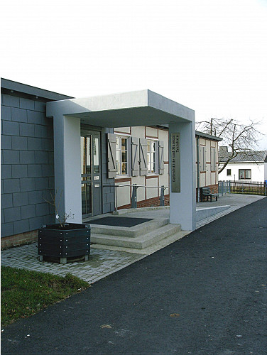 Schwalmstadt, 2004, Eingang Gedenkstätte und Museum Trutzhain, Gedenkstätte und Museum Trutzhain, Waltraud Burger