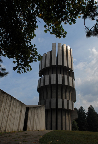 Kozara, 2009, Das Denkmal für die Opfer der Kozaraschlacht, Andrej Zupanc