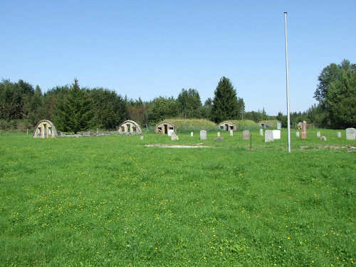 Landsberg, 2011, Gedenkanlage vor den Ruinen der Erdbaracken,  Pete Ridley, http://www.flickr.com/people/ridders/