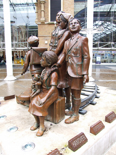 London, 2007, Kindertransport-Denkmal, Terry Moran, www.flickr.com/photos/tezzer57/