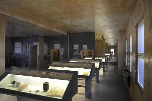 Erfurt, 2011, Dauerausstellung "Techniker der 'Endlösung'" in den historischen Zeichensälen, Sammlung Erinnerungsort Topf & Söhne, Kastner Pichler Architekten, Köln