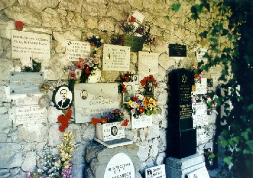 Ebensee, 1992, Gedenkwand am Opferfriedhof, Zeitgeschichte Museum und KZ-Gedenkstätte Ebensee