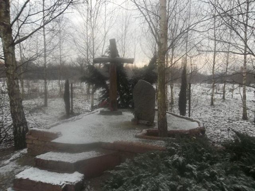 Heiligenbeil, 2012, Gedenkkreuz am ehemaligen Lagergelände, Dietrich Mattern