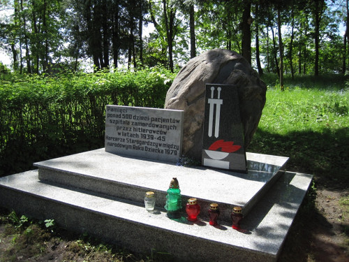 Konradstein, 2010, Gedenkstein für ermordete Kinder, Szpital dla Nerwowo i Psychicznie Chorych w Starogardzie Gdańskim