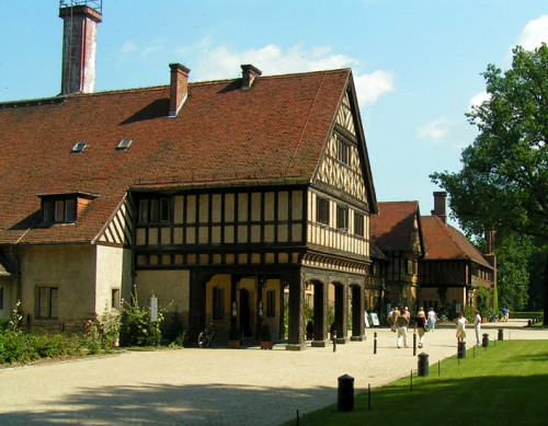 Potsdam, 2005, Außenansicht des Schlosses, Wikimedia Commons, public domain