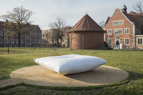 Berlin-Buch, 2013, Denkzeichen für die Opfer der »Euthanasie«-Verbrechen, Galerie Pankow, Gerhard Zwickert