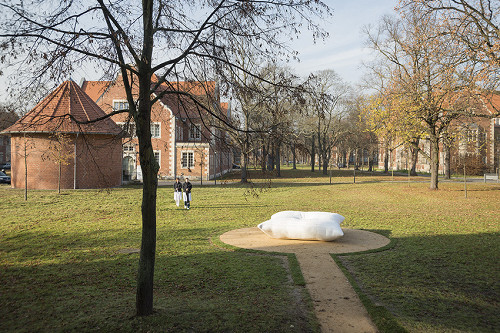 Berlin-Buch, 2013, Ansicht des Denkzeichens, Galerie Pankow, Gerhard Zwickert