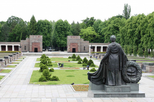 Berlin, 2015, Gesamtansicht des Ehrenmals, Stiftung Denkmal