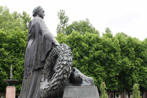 Berlin, 2015, Detailansicht der Statue »Mutter Heimat«, Stiftung Denkmal