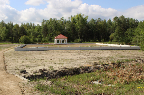 Rawa-Ruska, 2015, Das umzäunte Massengrab, Aleksandra Wroblewska