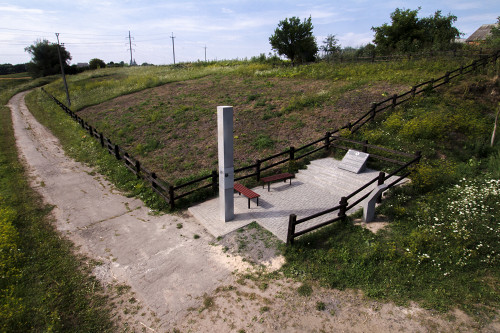 Ostroschez, 2015, Denkmal für die ermordeten Juden von Ostroschez, Anna Voitenko