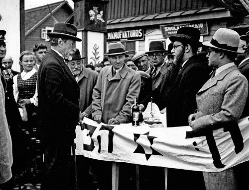 Molėtai, 1938, Der litauische Staatspräsident Antanas Smetona wird durch jüdische Einwohner begrüßt, Molėtų krašto muziejus