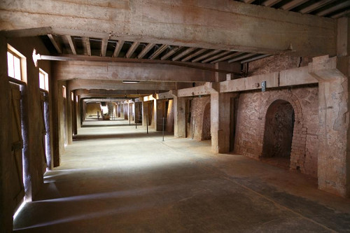 Les Milles, um 2012, Der von den Gefangenen »Katakomben« genannte Teil des Lagers, Fondation du camp des Milles-Mémoire et Éducation