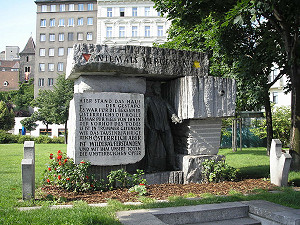 Morzinplatz_Vienna_June_2006_299