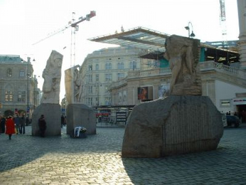 Wien, 2003, Teile des Mahnmals auf dem Albertinaplatz, Verein zur Erforschung nationalsozialistischer Gewaltverbrechen und ihrer Aufarbeitung Wien, Claudia Kuretsidis-Haider