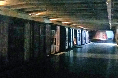 Mailand, 2017, Güterwagen auf Gleis 21, Éva Kovács