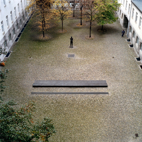Berlin, o.D., Ehrenhof der Gedenkstätte Deutscher Widerstand, Gedenkstätte Deutscher Widerstand, Nikolaus Koliusis