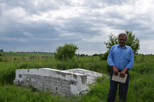 Edineț, 2017, Denkmal auf dem Massengrab am jüdischen Friedhof, Maren Röger