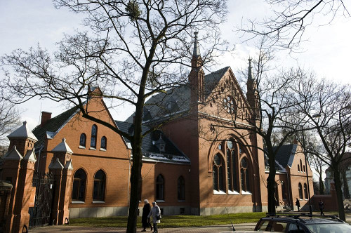 Gleiwitz, 2019, Außenansicht der Begräbnishalle, Dom Pamięci Żydów Górnośląskich