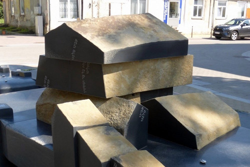 Jurburg, 2019, Detailansicht des Denkmals, Joel Alpert