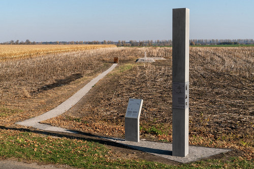 Samhorodok, 2019, Informationsstele und der Weg zum Denkmal, Stiftung Denkmal, Anna Voitenko