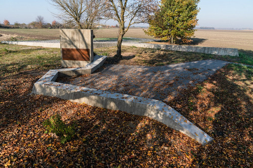Tschukiw, 2019, Die Umrisse des Massengrabs, Stiftung Denkmal, Anna Voitenko
