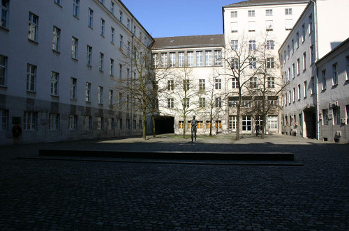 Berlin, 2008, Ehrenhof im Bendlerblock, Stiftung Denkmal, Anne Bobzin