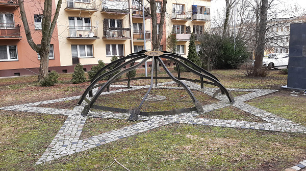 Bialystok, 2023, Das Denkmal steht auf einem symbolischen Davidstern, Stiftung Denkmal