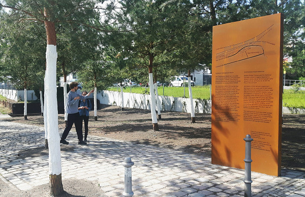 Berlin, 2017, Erinnerungsstele am Gedenkort Güterbahnhof Moabit, Stiftung Denkmal