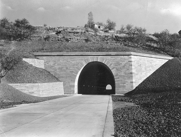 Leonberg, 1938, Südportal des Alten Engelbergtunnels, Landesarchiv Baden-Württemberg, Staatsarchiv Ludwigsburg EL 75 VI a Nr 6339